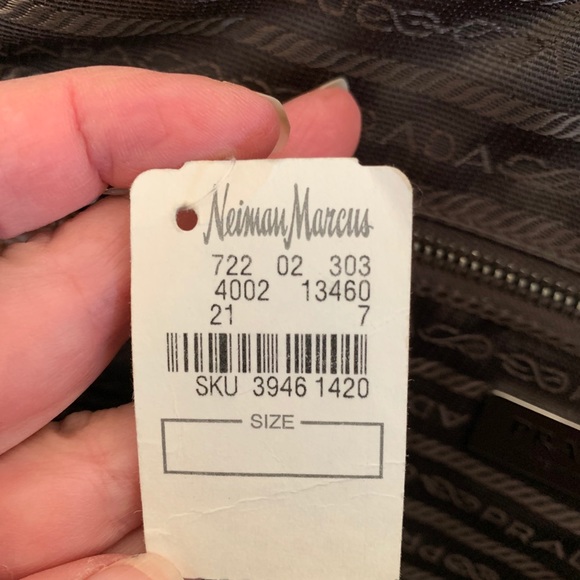 Incredible huge PRADA handbag.  Brown alligator - Picture 8 of 9